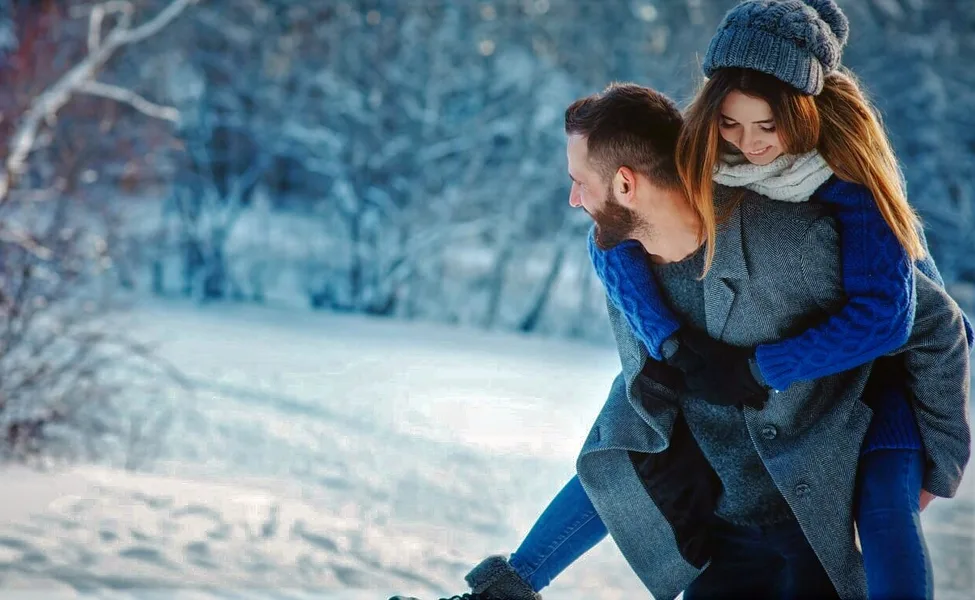 Kashmir Witnesses Fresh Snowfall in Several Areas.